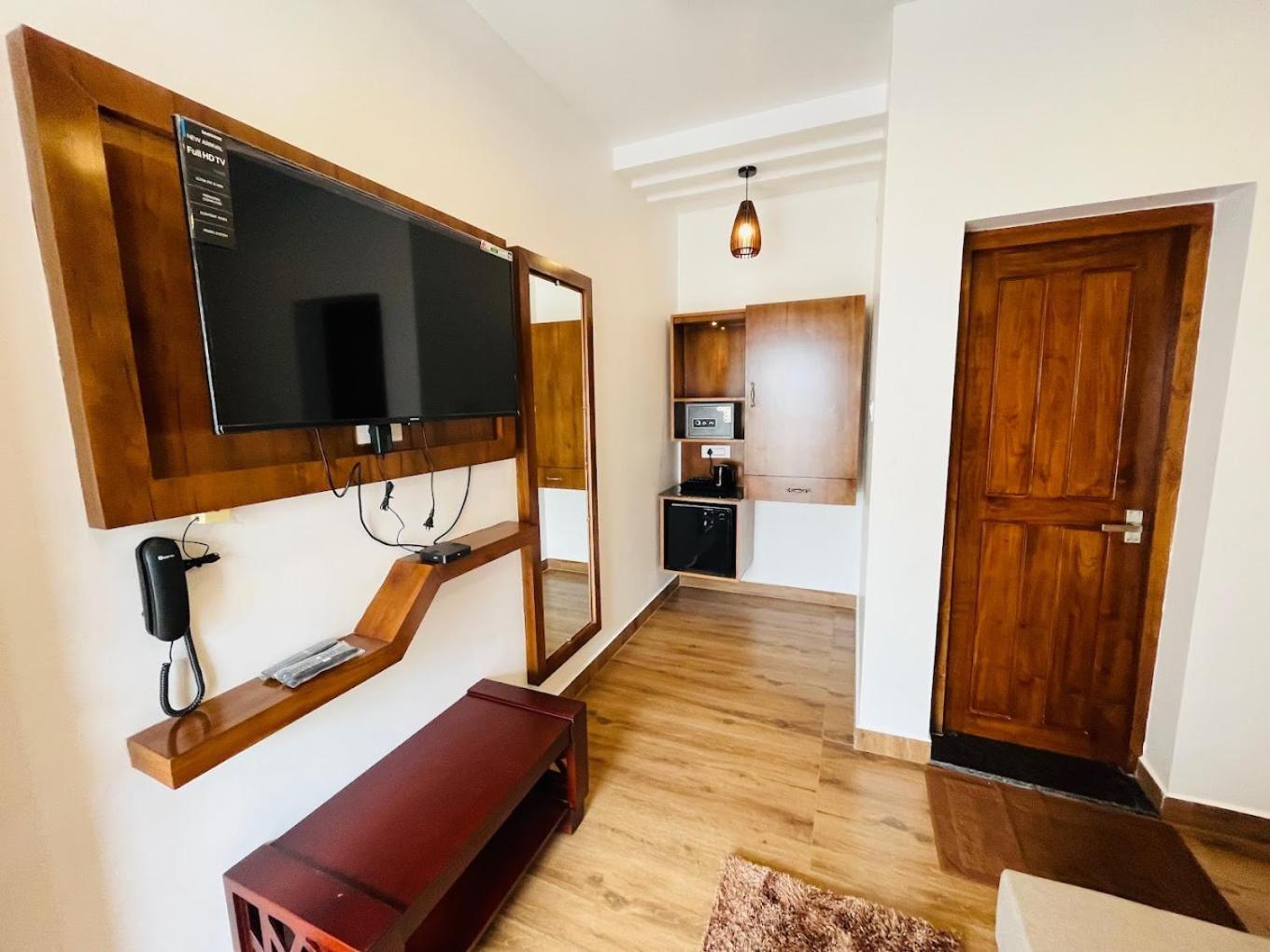 Grb Resort Thiruchendur Bagian luar foto