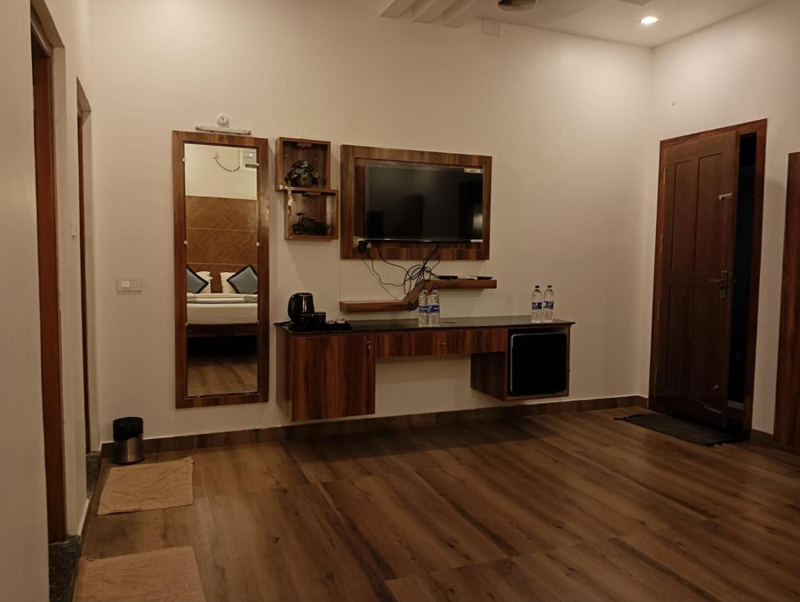 Grb Resort Thiruchendur Ruang foto
